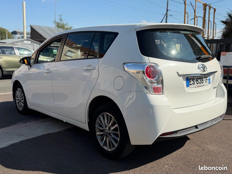 Toyota Verso Monospace 1.6 D-4D 112CV Phase 2 CT OK 162000KM garantie 6 mois (image 4)