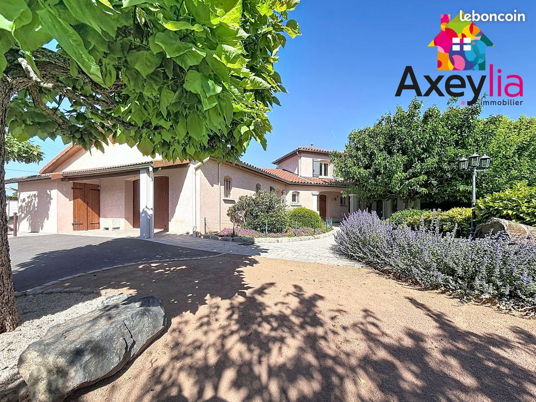 Maison 6 pièces 150 m² · à Poncins · 150 m² · 345 000 €
