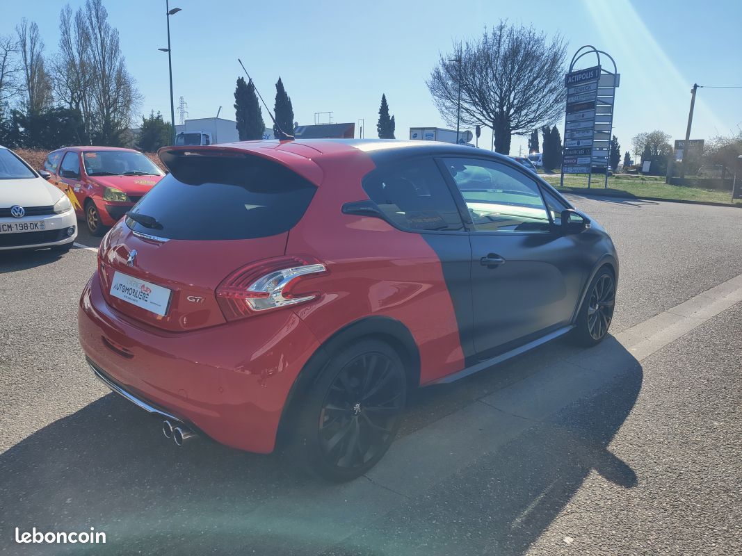 PEUGEOT 208 GTi 1.6 30Th Numérotée 898 (image 5)