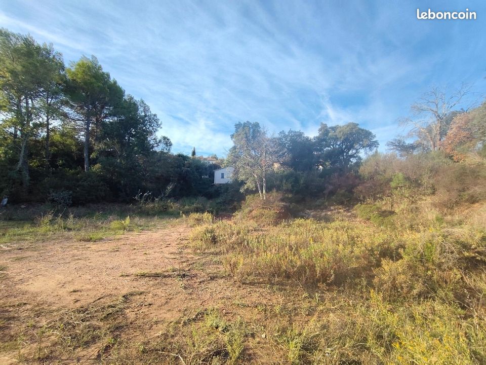 Terrain 1400 m² · à Vidauban · 166 000 €