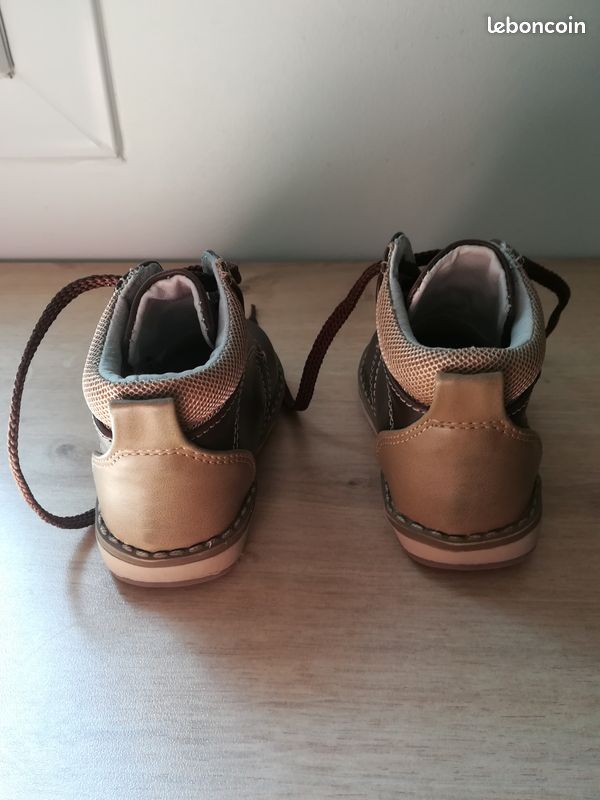 Chaussures bébé NEUVES taille 20 (image 4)