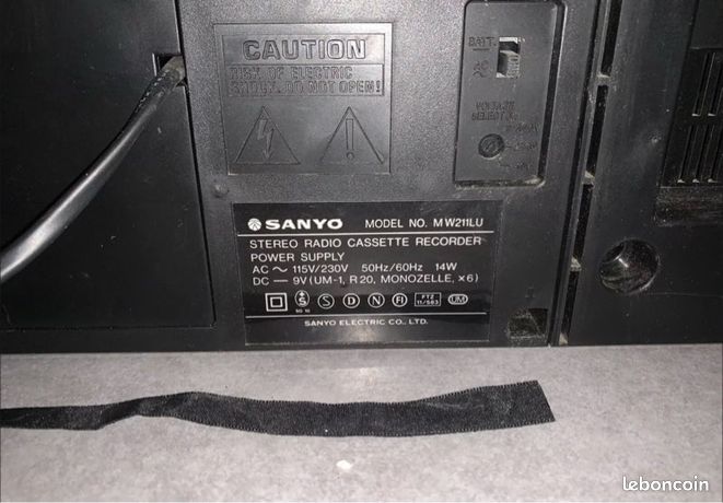 Radio SANYO M W211LU - Radio Cassette - Lecture Cassette HS 50