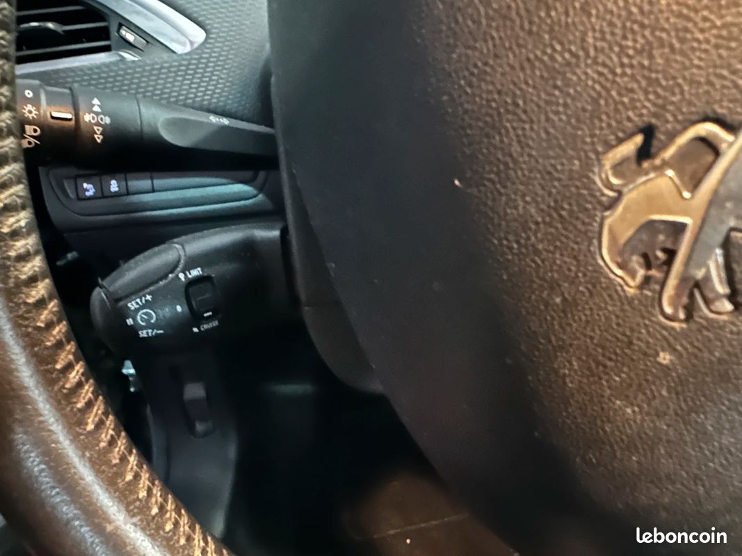 Peugeot 2008 Style 1.2 VTI 82ch - Apple Carplay - KIT DISTRIBUTION OK (image 18)
