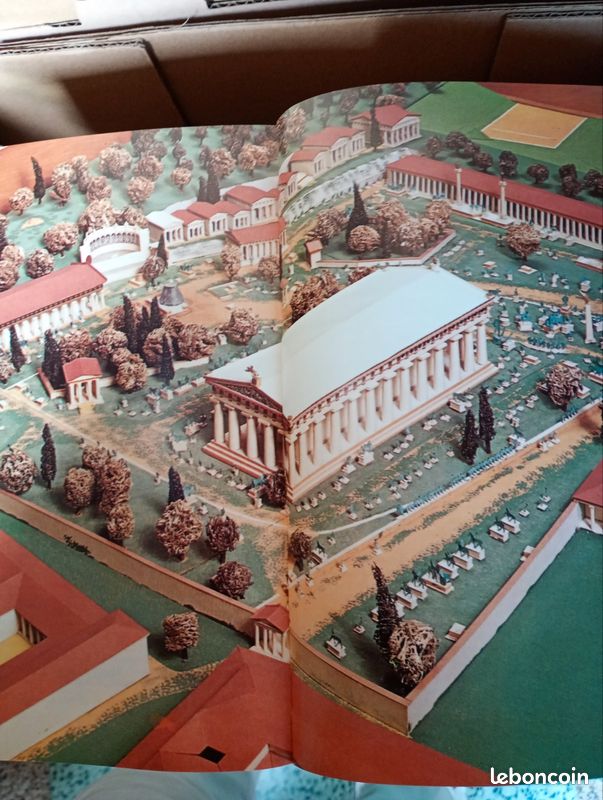 Le Péloponnèse un livre sur l'historique des sites et des monuments et des musées (image 5)