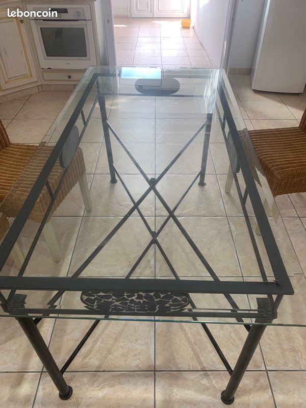 Table à manger en verre (image 1)
