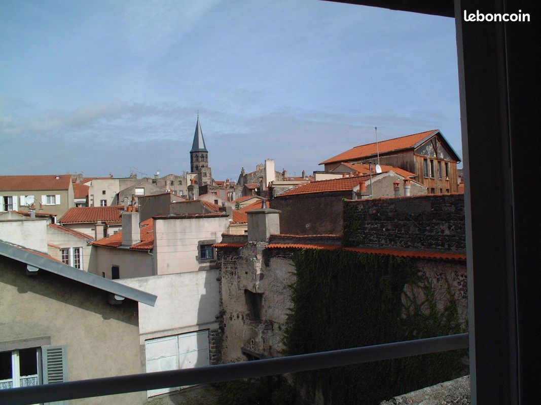 Parking 2 pièces 40 m² · à Riom · 40 m² · 623 €/mois