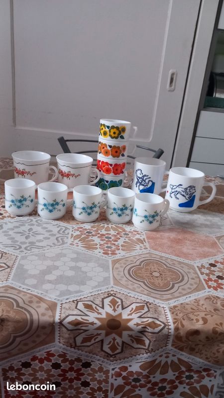 Vente d'un lot de tasses à café (image 1)