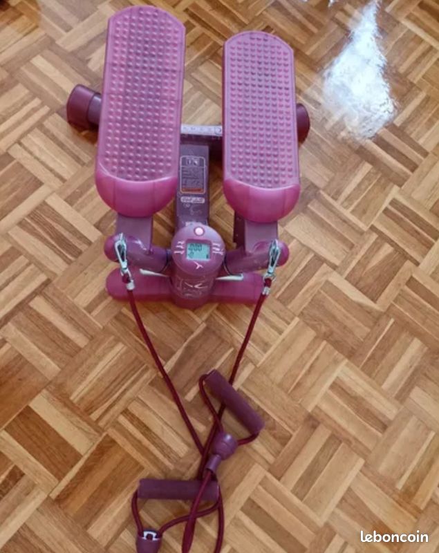 Stepper st290 marque Decathlon avec écran temps calories et