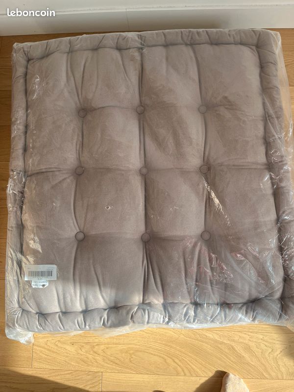 Matelas de sol capitonnée 90x90 neuf (image 1)