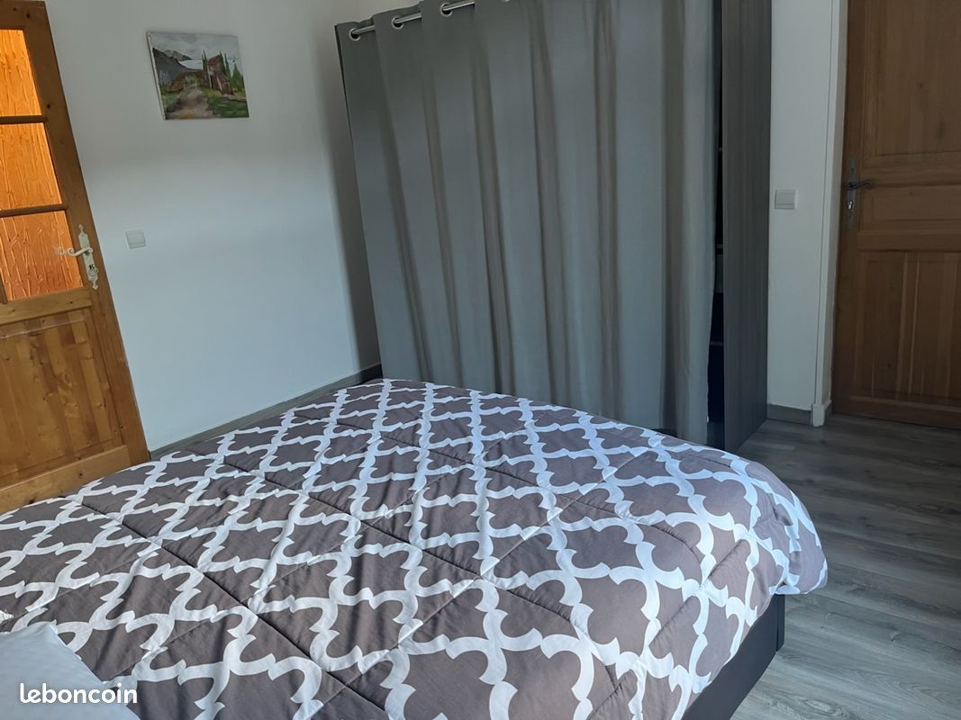 Location saisonnière bel appartement F2 tout confort exposition plein sud (image 17)