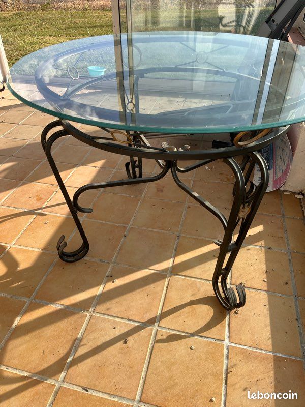 Table + chaises (image 1)
