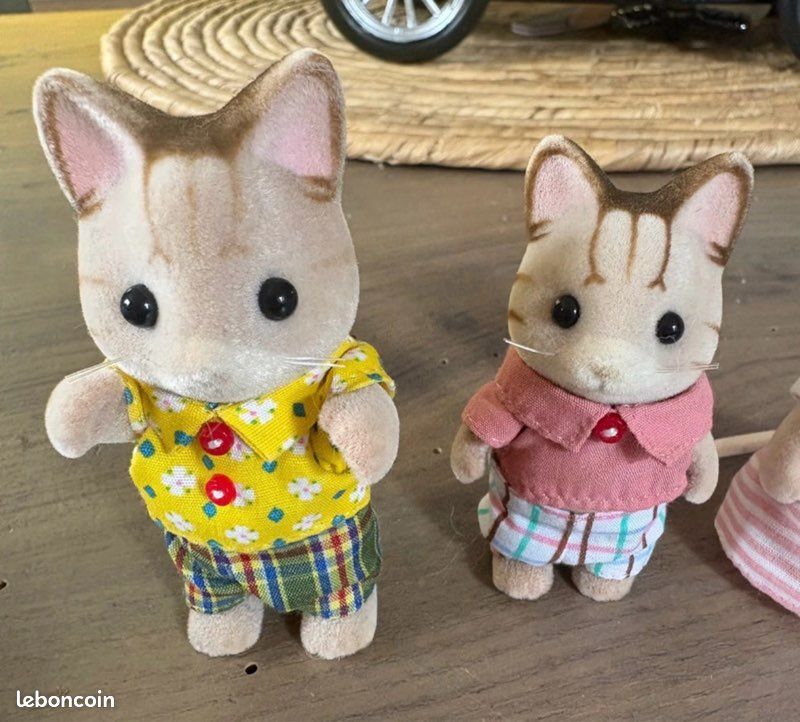 La famille Chat Tigré - Sylvanian Families - 5180 - Jeux - Jouets