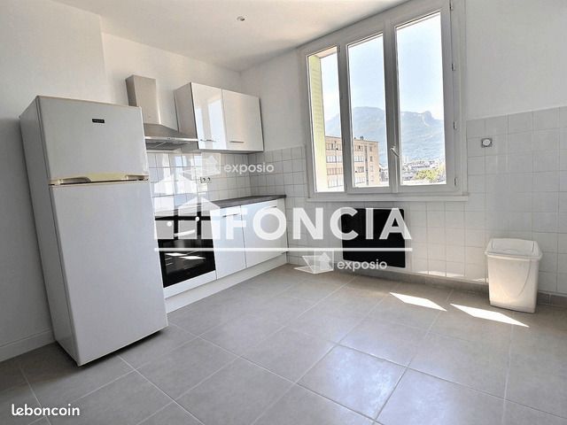Appartement 3 pièces 61 m² · à Grenoble · 61 m² · 728 €