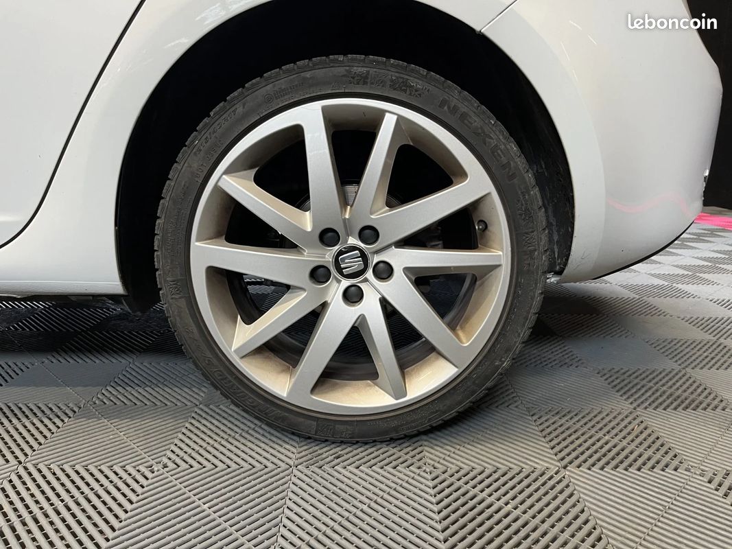 SEAT IBIZA 1.0 TSI 110 FR - CUIR ALCANTARA - TOIT OUVRANT - GPS - CLIM Auto - (image 34)