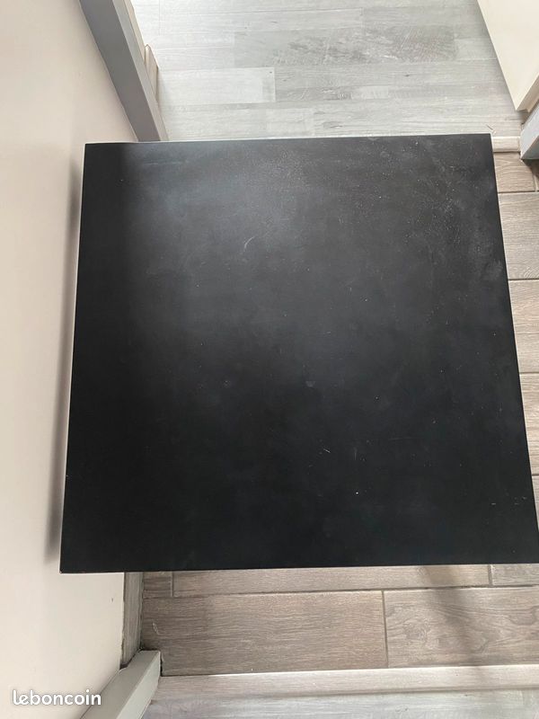 Petite table noire (image 2)