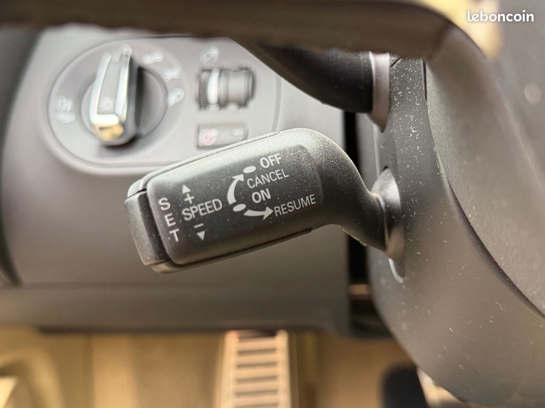 AUDI R8 V8 4.2 FSI QUATTRO 420 R-TRONIC 420Ch - Bang Olufsen - Sièges éléctrique/chauffants - Magnetic Ride - Caméra de Recul - GARANTIE 12 MOIS (image 14)