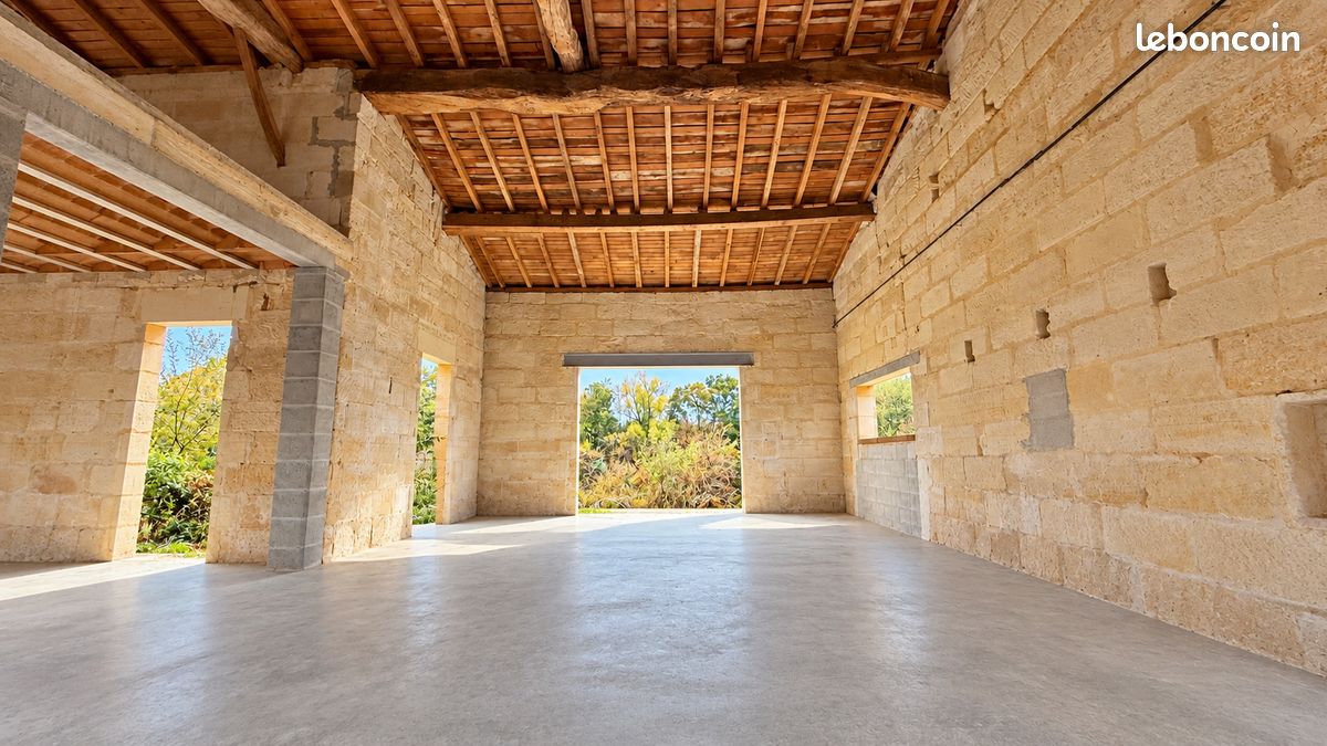 Maison 6 pièces 326 m² · à Sablons · 326 m² · 295 000 €