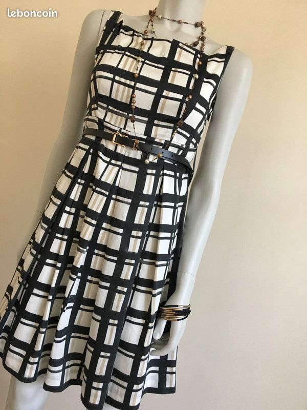 Elegante robe ceremonie noire et blanche à carreaux fluide zip sur le coté T 36 plissée comme neuve (image 4)