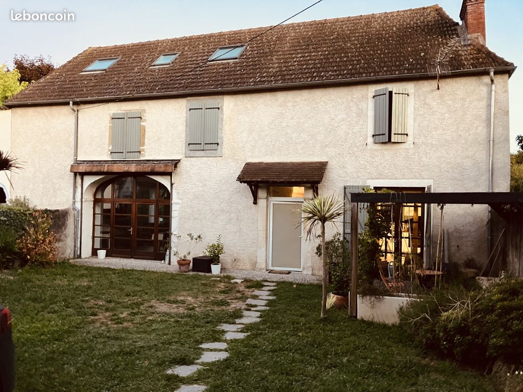 Maison 8 pièces 240 m² · à Bordes · 240 m² · 410 000 €