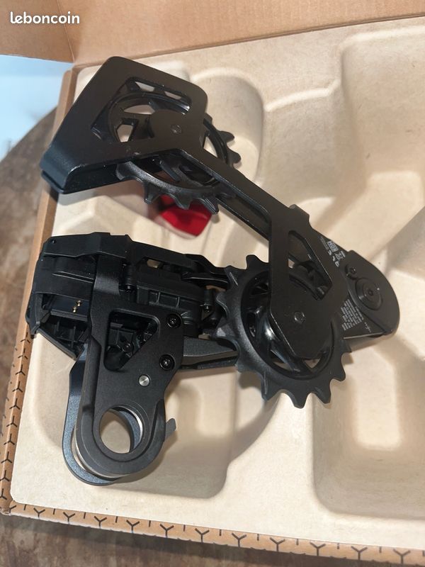 Dérailleur arrière Gravel SRAM Rival XPLR AXS 13 vitesses