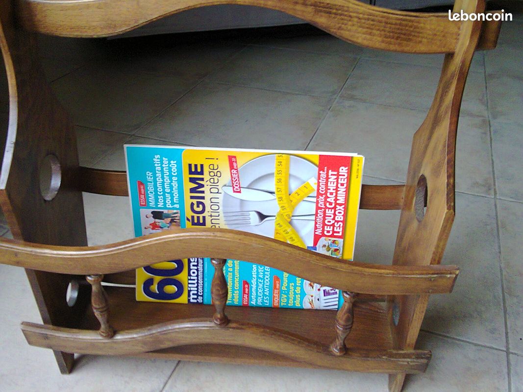 Porte revue, porte magazines en bois vintage en parfait état Hauteur 47cm, largeur 42cm, profondeur 17cm (image 3)