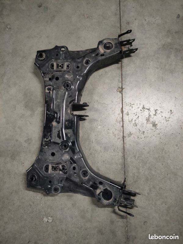 Berceau de suspension avant Renault Clio 5 année 2024 (image 2)