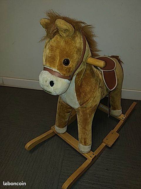 Cheval à bascule pour enfants (image 1)