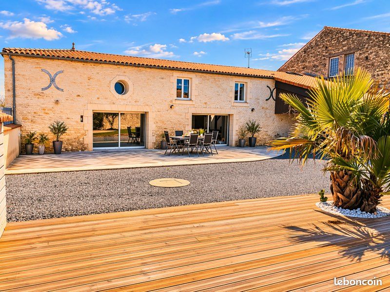 Maison 6 pièces 190 m² · à Surgères · 190 m² · 339 000 €