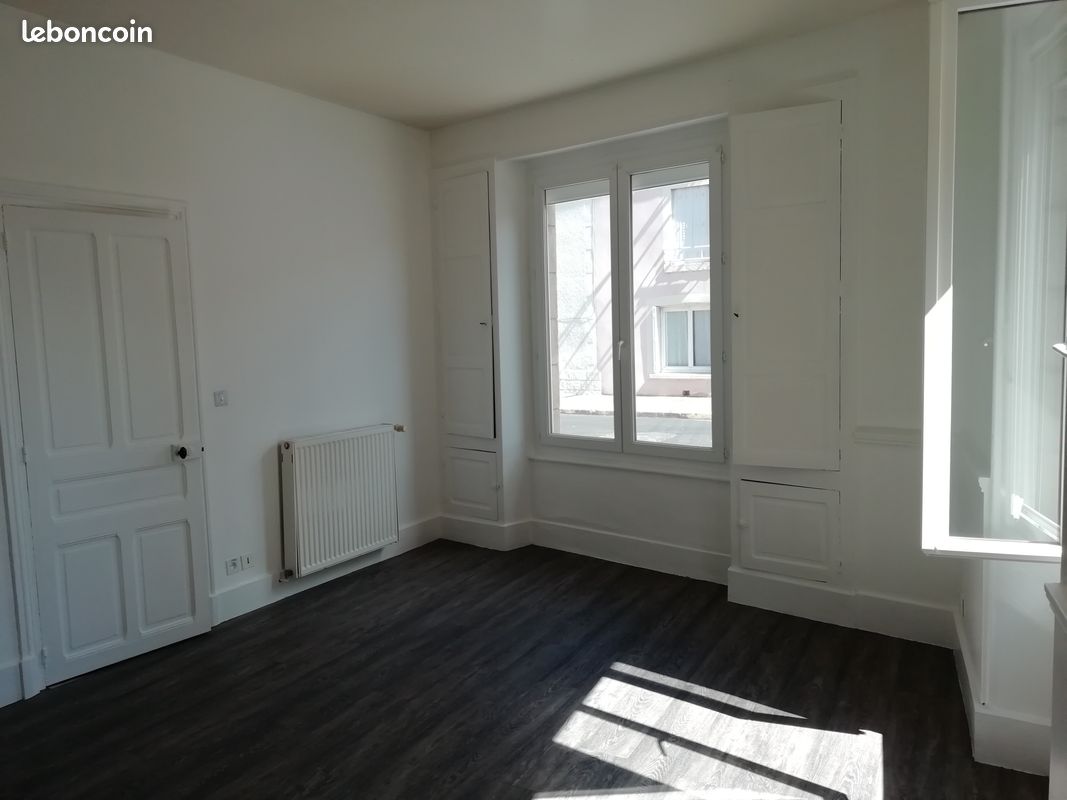 Appartement 1 pièce 36 m² · à Issoire · 36 m² · 370 €