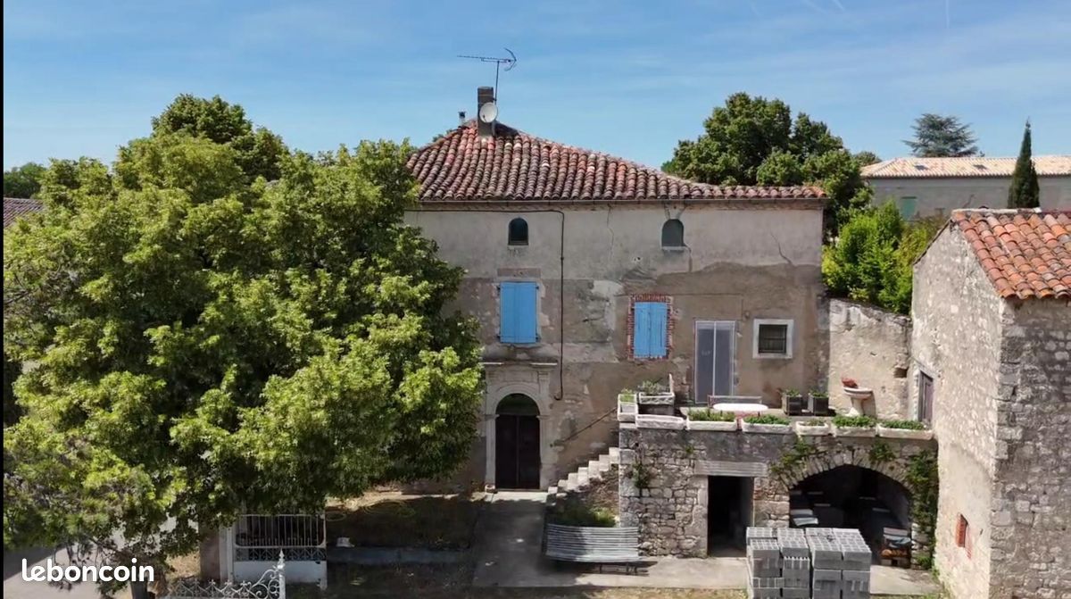 Maison 6 pièces 330 m² · à Mouzieys-Panens · 330 m² · 195 000 €