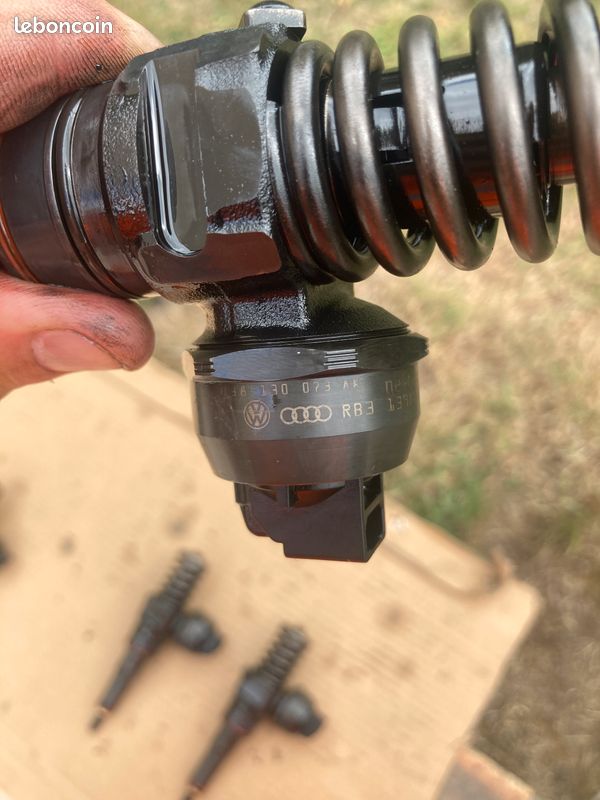 4 injecteurs pompe 1.9tdi pour voiture du groupe vag ( audi ,VW, skoda , seat ) ref bosch 0414720038 (image 2)