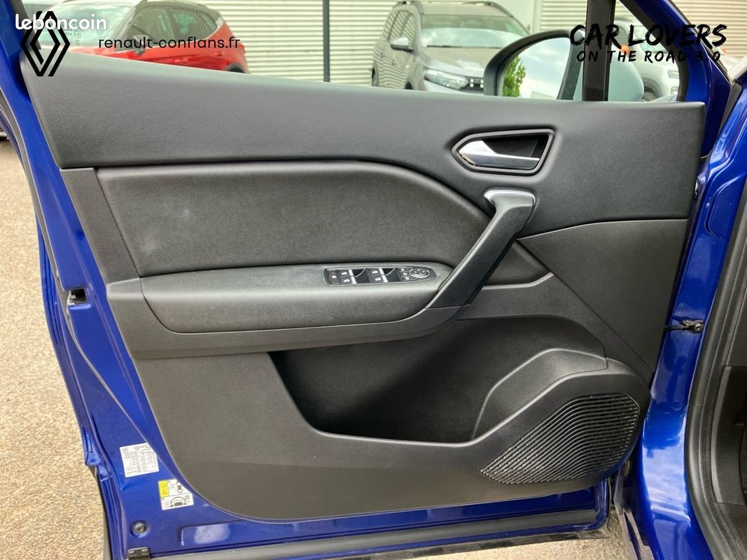 RENAULT Captur E-Tech 145 - 21 Intens (image 17)
