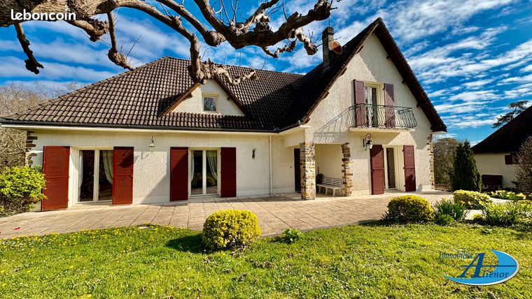 Maison 5 pièces 214 m²