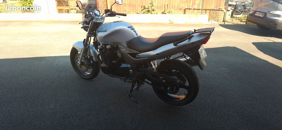KAWASAKI ZR7 1ére main (image 2)