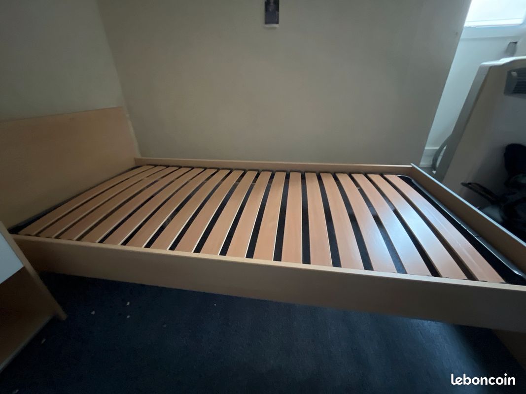 Lit avec sommier avec une table de nuit (image 3)