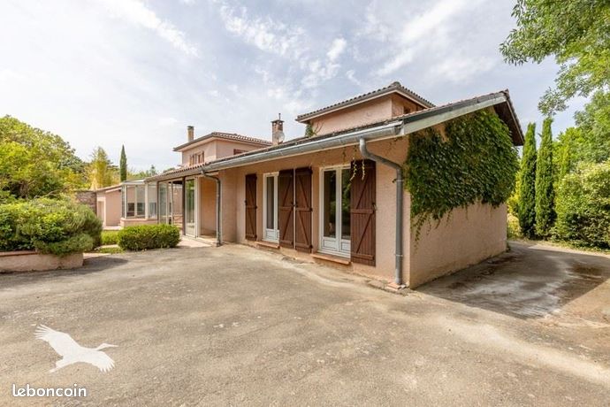 Maison 7 pièces 233 m²