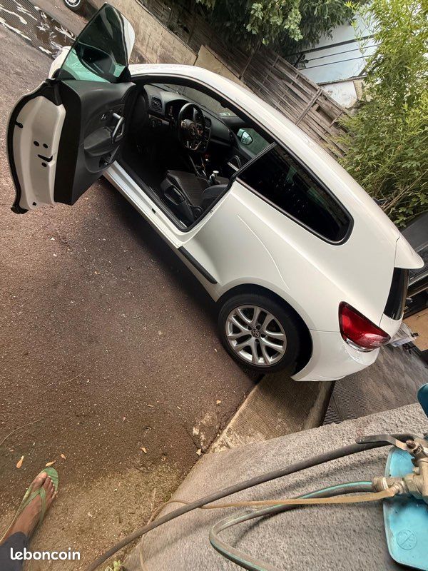 Volkswagen Scirocco 2.0 TDI 140 ch - (image 3)
