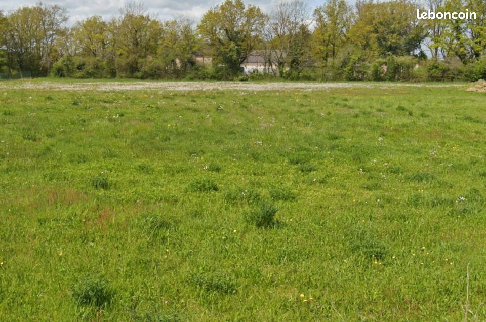 Terrain 850 m² · à Reuilly · 24 000 €