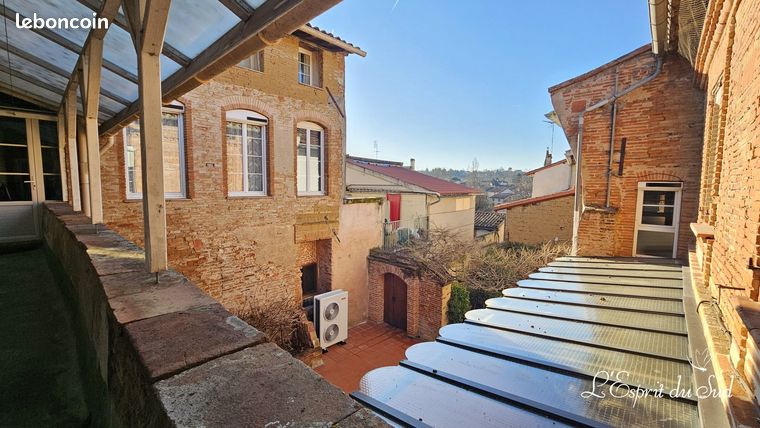 Maison 8 pièces 355 m²