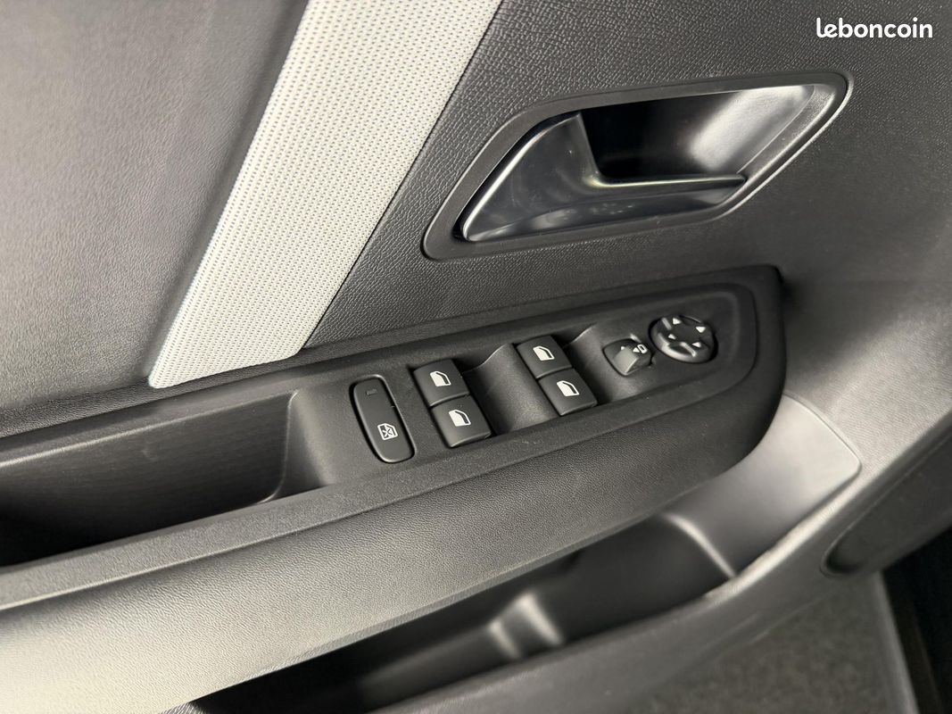 CITROEN C4 III (2) 1.2 HYBRIDE 145 MAX e-DCS6 PACK HIVER TOIT OUVRANT (image 35)