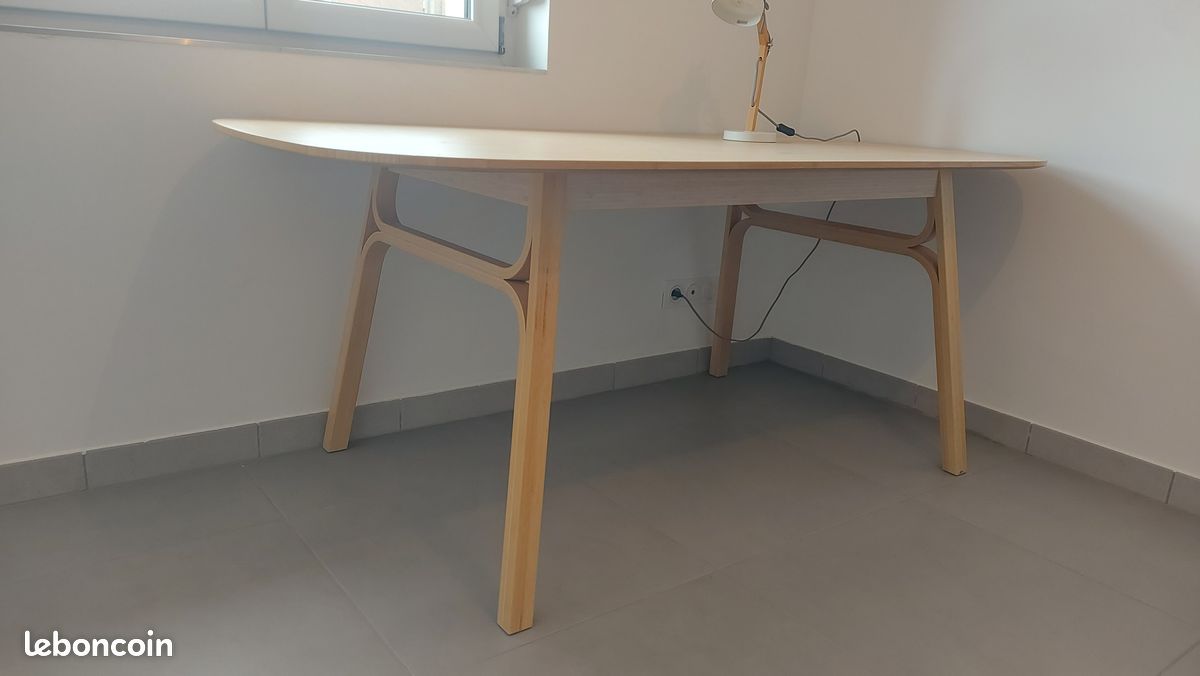 Table grande de cuisine (image 1)