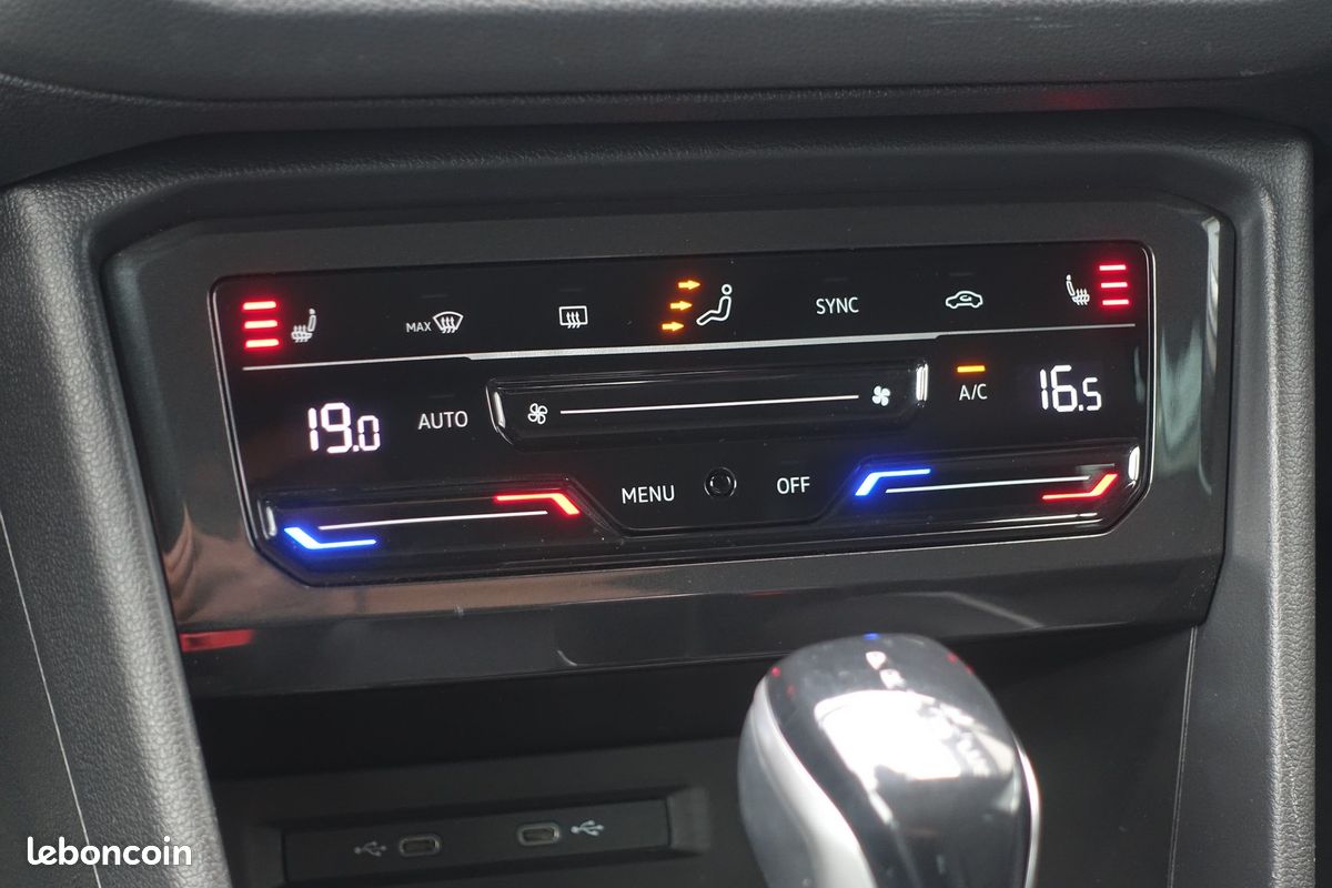 Tiguan E Hybride Rechargeable 245ch R-Line DSG Digital Cockpit/Toit ouvrant/Cuir chauffant/Grand Gps/Caméra 360°/Carplay/Accès confort/1°Main/Garantie 12 mois (image 11)