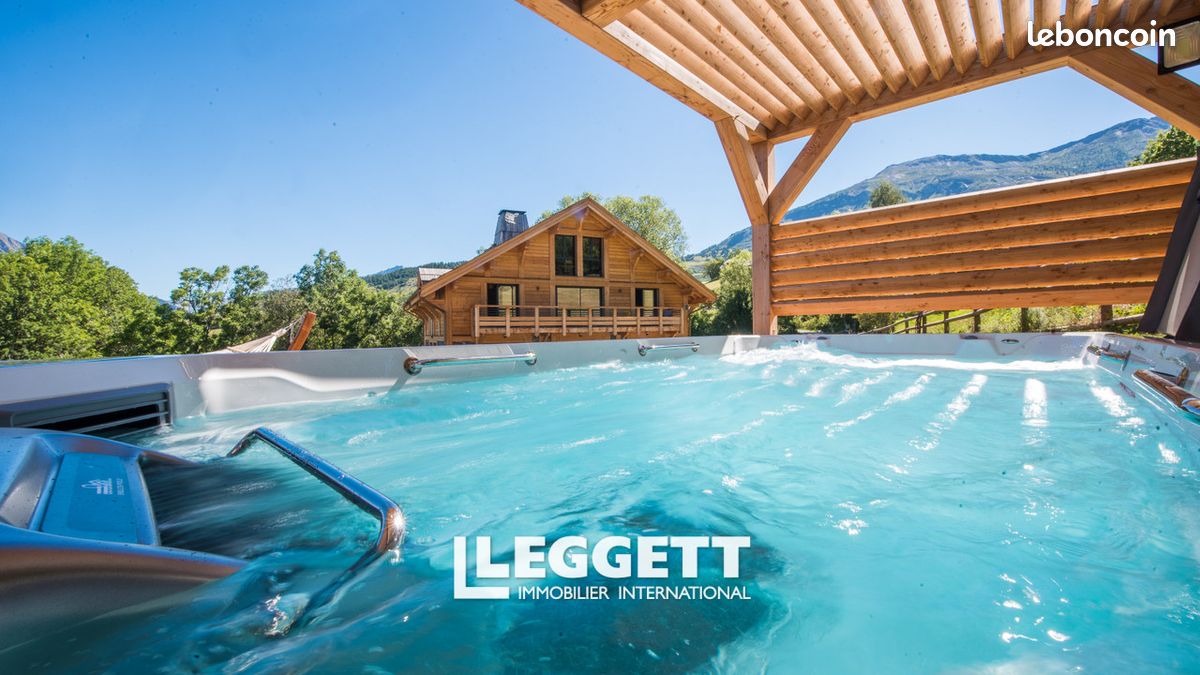 Maison 2 pièces 380 m² · à Enchastrayes · 380 m² · 1 780 000 €