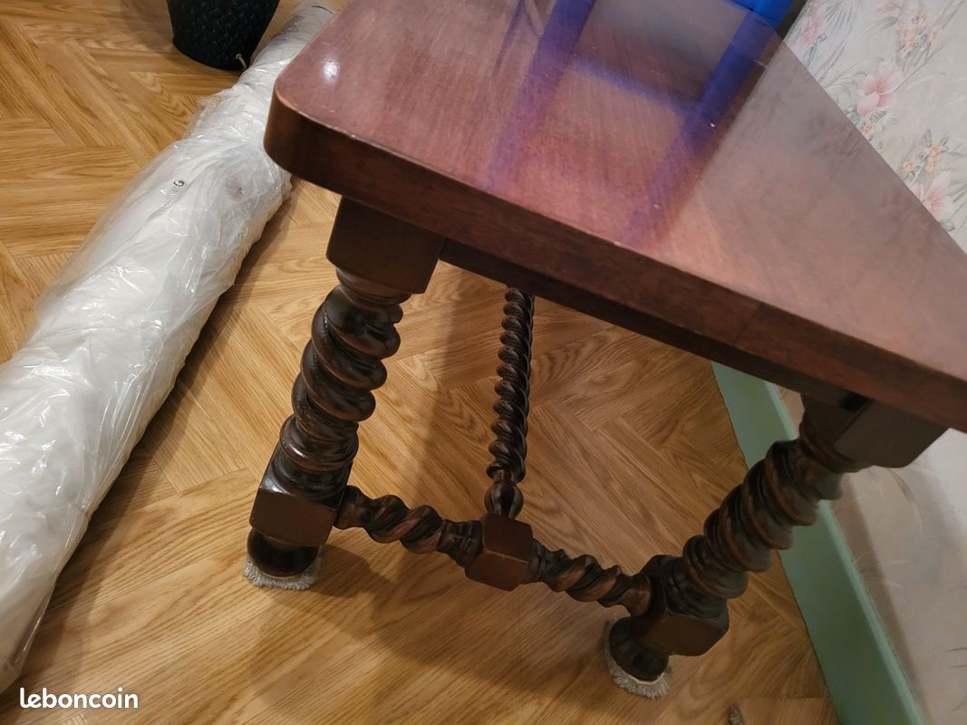Table base (image 3)