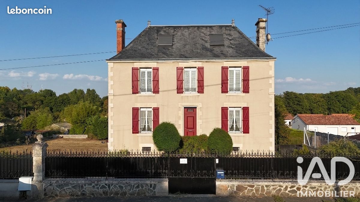 Maison 9 pièces 196 m² · à Chantonnay · 196 m² · 425 000 €