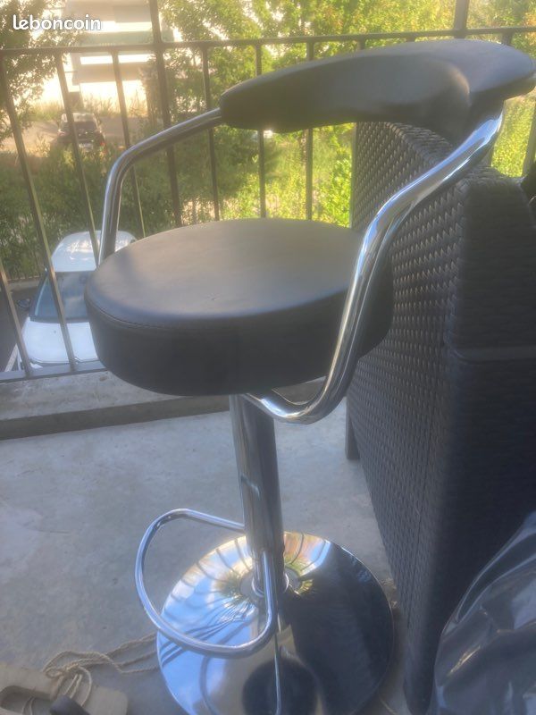 Chaises de bar (image 1)