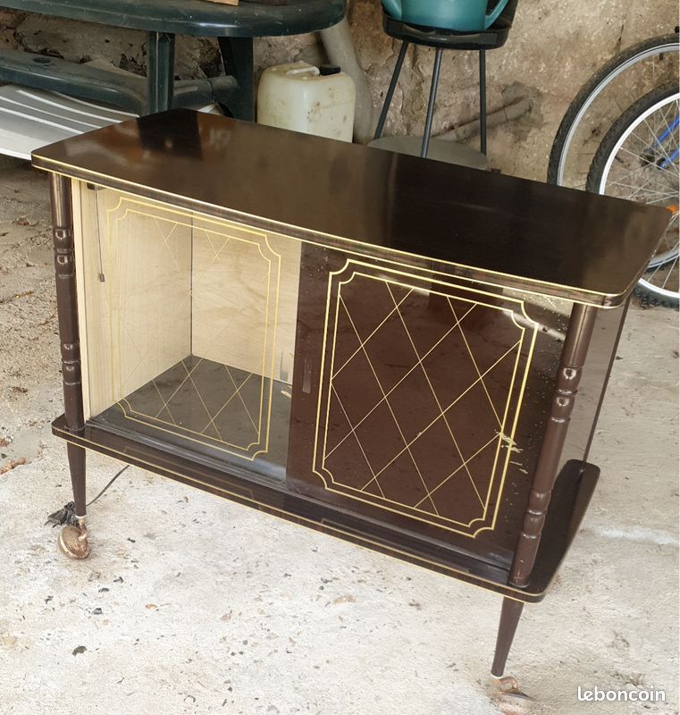 Meuble roulant TV/bar signé Henri Erard période 61's/70's, avec éclairage intérieur, formica/laiton (image 1)