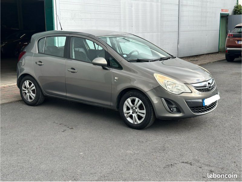 Opel Corsa Phase 2 1.2 i 86 CV Easytronic « boîte automatique » (image 1)