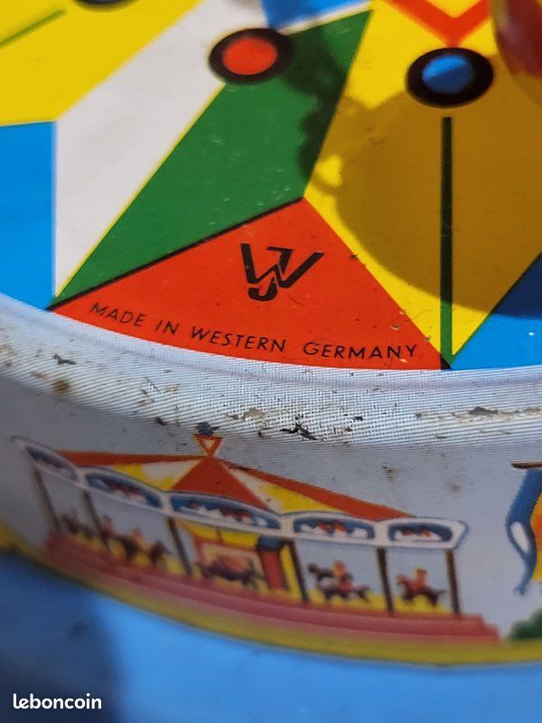 JOUET ANCIEN MANÈGE mécanique tôle - Caroussel Joustra 1957 avec 3 fois JOUET ANCIEN MANÈGE mécanique tôle - Caroussel Joustra 1957 avec 3 fois