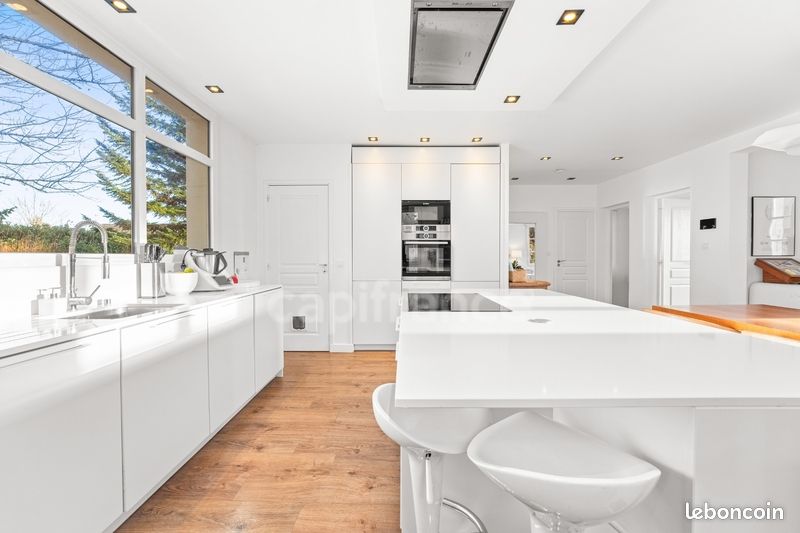Maison 6 pièces 207 m² · à Divonne-les-Bains · 207 m² · 1 290 000 €